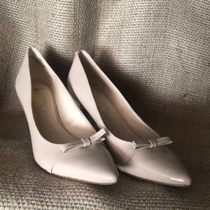Nine West Tan Heels with Bow